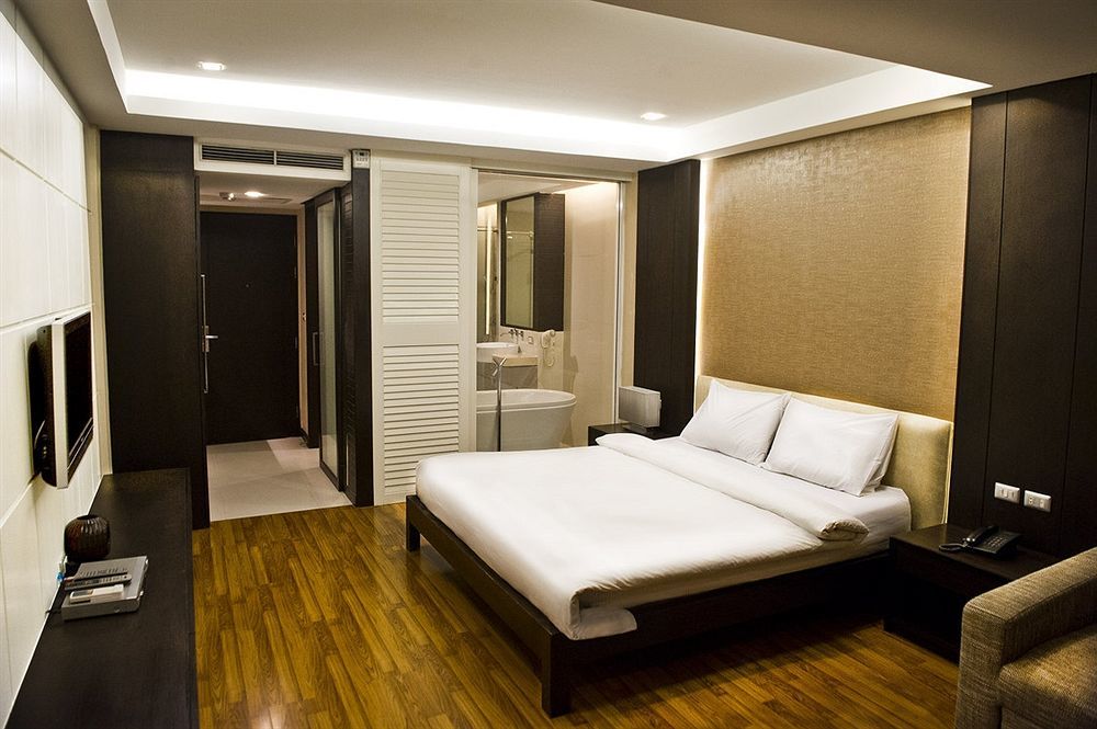 Vacio Suite Банкок Екстериор снимка