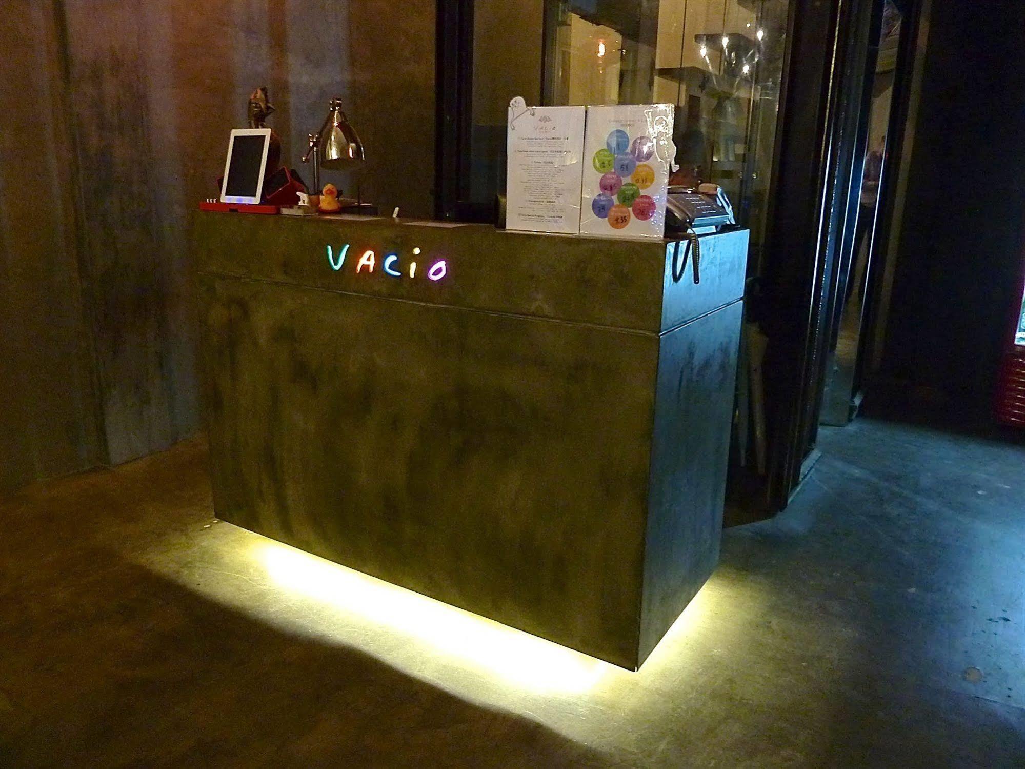 Vacio Suite Банкок Екстериор снимка